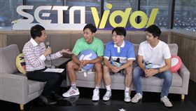 王牌教師麻辣出擊演員唐綸（由左至右）葛丞、余科宏安安大明星。（記者邱榮吉/攝影）