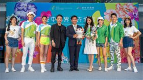 花博紀念品首度亮相 　鬼才設計師周裕穎操刀工作制服