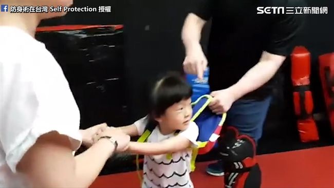孩子遇上歹徒怎辦？教練教脫包防身術