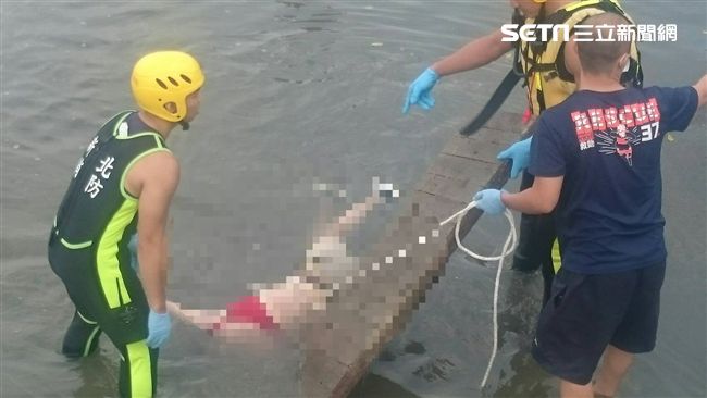淡水河驚見女浮屍　身穿紅內衣、短褲