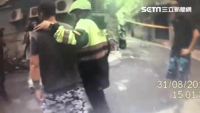 怪男持掃把隨機攻擊　婦頭破血流送醫