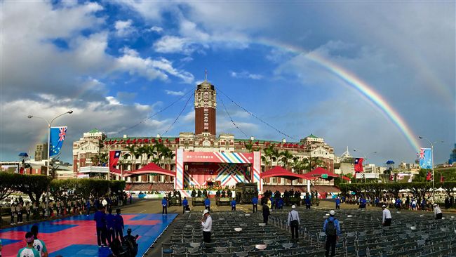 國慶優惠懶人包　半價愛瘋等你搶