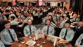 軍人之友社理事長李棟樑，宴請執行戰演訓任務有功、高山偏遠、外離島地區官兵（記者邱榮吉/攝影）