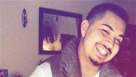 ▲普拉多玩命逆向終於攔下老嫗。（圖／翻攝自Thomas Prado臉書）