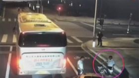 大陸,黑道,砍人,命案,BMW,劉海龍,逼車　圖／翻攝自微博