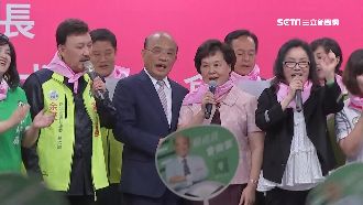 蘇貞昌難得放閃　李亞萍冷不防親一下