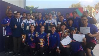 亞運代表團歸國　空軍戰機升空迎接