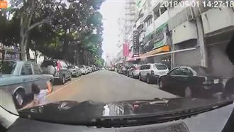童遭撞母急抱起　消防：恐害傷勢加重