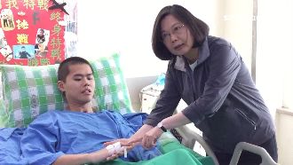 傘兵秦良丰瘦11公斤　一心想回軍隊