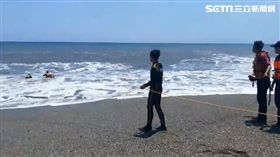 宜蘭昨才6人遭浪噬！內埤海灘今又1女子「往海衝」待救（圖／翻攝畫面）