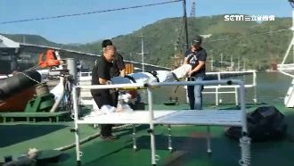 母子騎沙灘車落海　丈夫見妻遺體崩潰