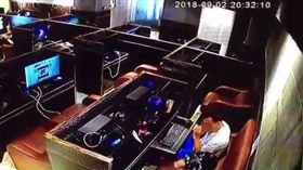 陳男在臉書冒名哥哥留言要炸掉總統府。（圖／翻攝畫面）