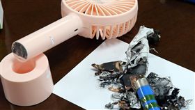 充電小風扇檢測  短路測試一件竟爆炸（1）行政院消費者保護處3日公布市售內含二次鋰電池（可充電再用）小風扇抽驗結果，品質方面一件溫升測試不合格的產品，用久了馬達線會燒毀、故障，另一件短路測試發生爆炸則會有安全問題。中央社記者郭日曉攝  107年9月3日