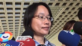 吳音寧：盼回歸農產運銷本質來討論台北市議會本屆開議後，台北農產運銷公司總經理吳音寧是否列席議會大會備詢成為議員質詢焦點，吳音寧31日上午出席議會財政建設委員會工作報告，會前受訪時說，到委員會報告北農目前營運況狀況等相關問題，希望回歸到農產運銷本質來討論。中央社記者劉建邦攝  107年7月31日