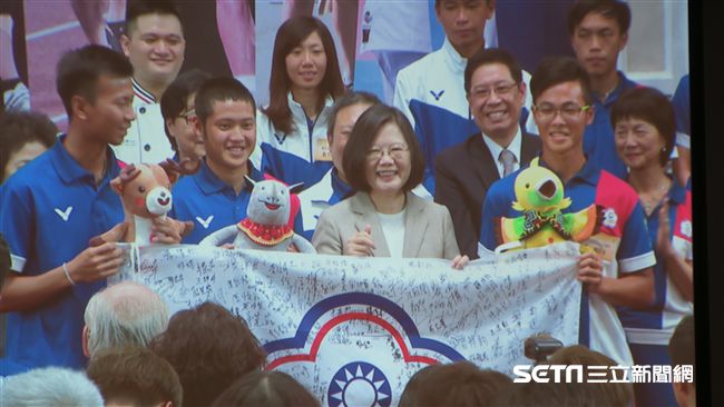 蔡英文接見亞運選手　現場氣氛嗨翻