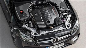 賓士M256引擎(圖/翻攝網路)