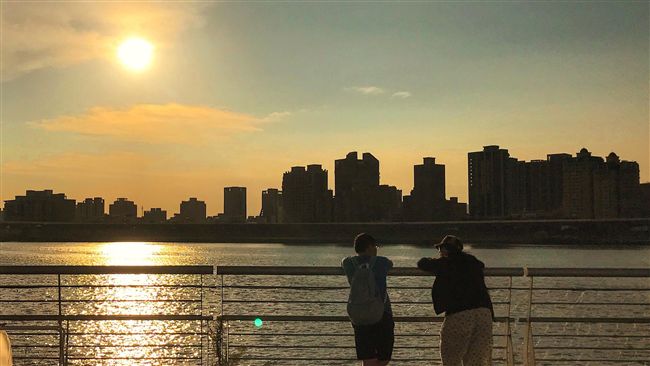 台北市高溫飆37度！7縣市高溫示警