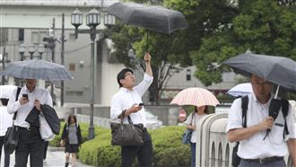 颱風燕子登陸德島　關西機場跑道封閉