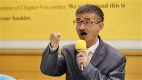 指書中描寫無誤　吳祥輝下午告柯文哲作家吳祥輝（圖）4日召開記者會表示，「屠殺」一書對台北市長柯文哲的描寫無誤，而作者經柯文哲3次確認後才出版，由於他已取得授權，任何對書的不實陳述都是侵犯權益與名譽，他下午將對柯文哲提告。中央社記者張皓安攝　107年9月4日