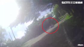 彰化139線道，18歲少年自摔遭撞安全帽噴飛命危／翻攝畫面