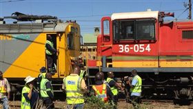 南非「火車相撞」　至少100人受傷
南非,火車,約翰尼斯堡
翻攝自推特