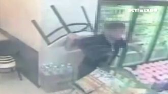 男子遭朋友放鴿子　大鬧超商又亂打人