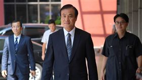 國慶LOGO評價不一  蘇嘉全：定稿盡量符合期待身兼國慶籌備委員會主任委員的立法院長蘇嘉全（前）5日在立法院受訪表示，國慶LOGO還在討論，各界意見相信年輕設計師應該都聽到了，最後的定稿，一定會盡量符合社會大家期待。中央社記者王飛華攝  107年9月5日