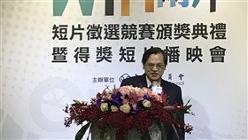 陳明通：陸方兩手策略　無助兩岸關係陸委會主委陳明通5日出席「eye台灣win兩岸」短片徵選競賽頒獎典禮時表示，陸方近期對台兩手策略，不斷傷害台灣人民情感，完全無助於兩岸關係良性發展。中央社記者繆宗翰攝　107年9月5日