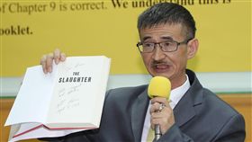 吳祥輝召開記者會說明屠殺一書作家吳祥輝（圖）4日召開記者會表示，他已取得作者伊森．葛特曼（Ethan Gutmann）授權出版「屠殺」一書中文版，對於器官移植的部分，事關台灣在國際人權上所扮演的角色，不是為了選舉。中央社記者張皓安攝　107年9月4日