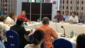 台設立醫療基金　強化對太平洋島國醫療服務外交部長吳釗燮5日於諾魯出席太平洋島國論壇年會相關的圓桌會議時宣布，設立特別醫療基金，作為未來選派台灣專科醫療團隊赴論壇會員國進行醫療服務的經費。（外交部提供）中央社記者侯姿瑩傳真　107年9月5日