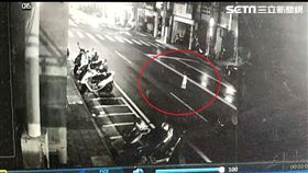 女童,碳烤攤,馬路,桃園(翻攝畫面)