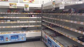 北海道地震，超市商品被搶購一空。（圖／AK授權提供）