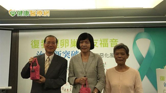 以為只是更年期　她卵巢腫瘤竟大如柚