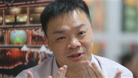 決戰台南　高思博不接受空降說前立委高思博將代表國民黨角逐下屆台南市長，他信心十足、語氣堅定地說，「攤開我的資歷，我絕對有資格當台南市長」，無法接受空降的說法。中央社記者張榮祥台南攝　107年6月14日