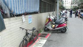 惡劣! 愛車遭移被開單 住戶占位當路霸