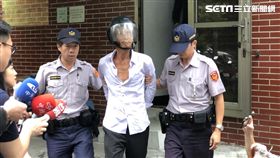 林男被警方移送時還大方向總統蔡英文示愛（楊忠翰攝）