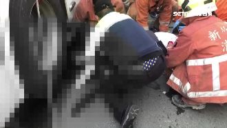 騎單車上學遭公車輾　國一生左腿變形