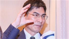 院士籲增加研究時程人力　陳良基：會努力多位中央研究院院士呼籲科技部擴增研究計畫的時程及研究人力，科技部長陳良基（圖）3日回應，研究計畫的年限會繼續努力延長，但因資源有限，「巧婦難為無米之炊」，盼院士體諒。中央社記者裴禛攝　107年7月3日