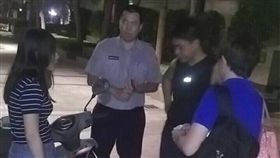 台北,情侶,竊盜,20萬,順手牽羊。翻攝畫面