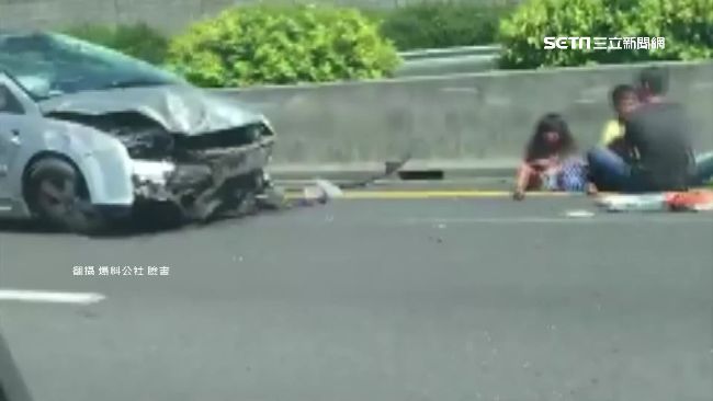 送子女游泳誤上國道！超車釀禍警開罰