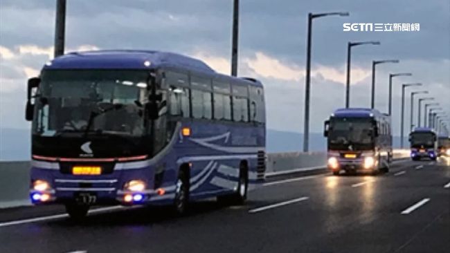 解救機場同胞？陸遭兩輪大媽戳破神話