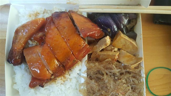 老闆賠錢賣？雞腿便當竟只要65元