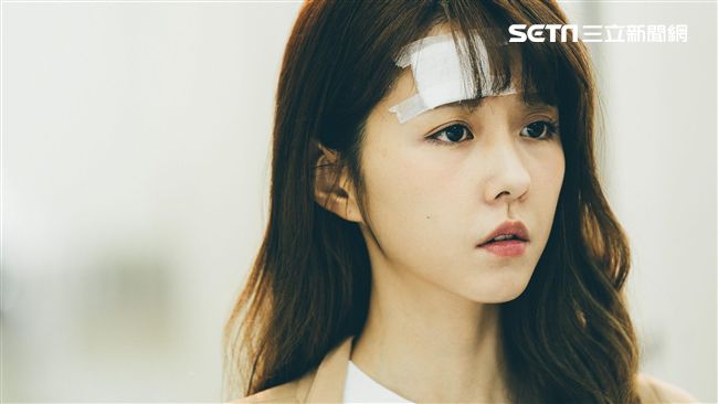 女星藥物過敏腫如豬頭　一度無法呼吸