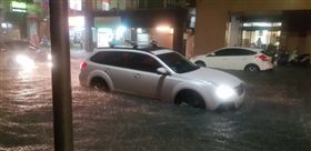 暴雨,積水,淹水,基隆　圖／翻攝畫面