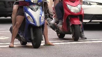 抽菸、滑手機　馬路五大惡行全可罰了