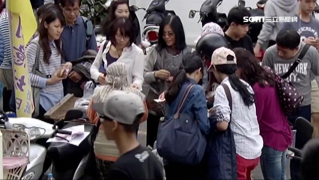嬤編故事騙愛心　兒遭爆是銀行襄理