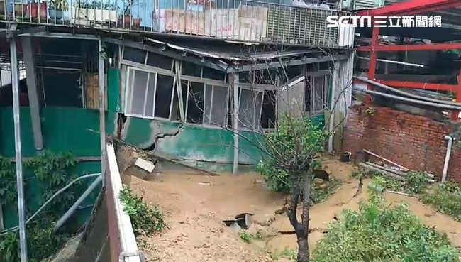 基隆民宅V字崩恐塌　民圍封鎖線撤人