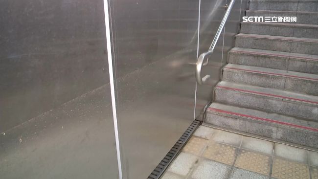東門地下道淹1.3米　關水密門防堵