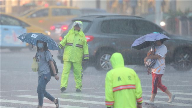 熱低壓特報！氣象局：不排除成颱