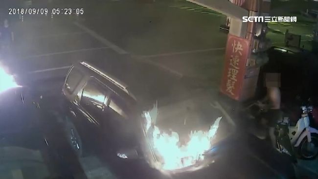 疑財務糾紛　男持汽油桶縱火燒三車